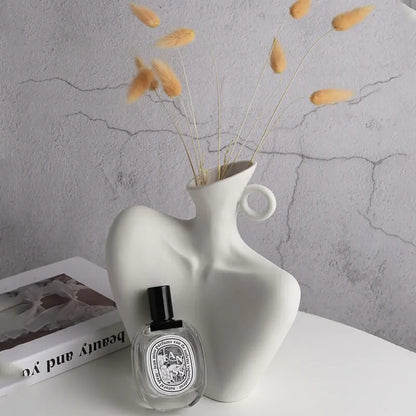 Jarrón Escultórico de Cerámica